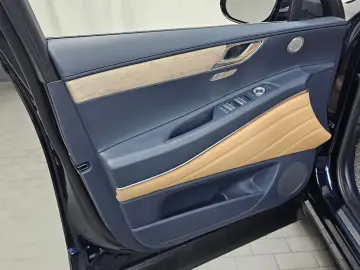 2023 Genesis GV80 с пробегом 44 016 км