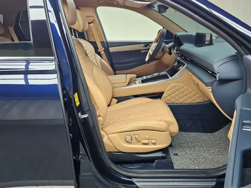 2023 Genesis GV80 с пробегом 44 016 км