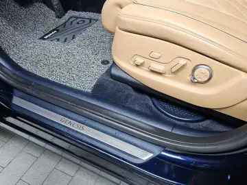 2023 Genesis GV80 с пробегом 44 016 км