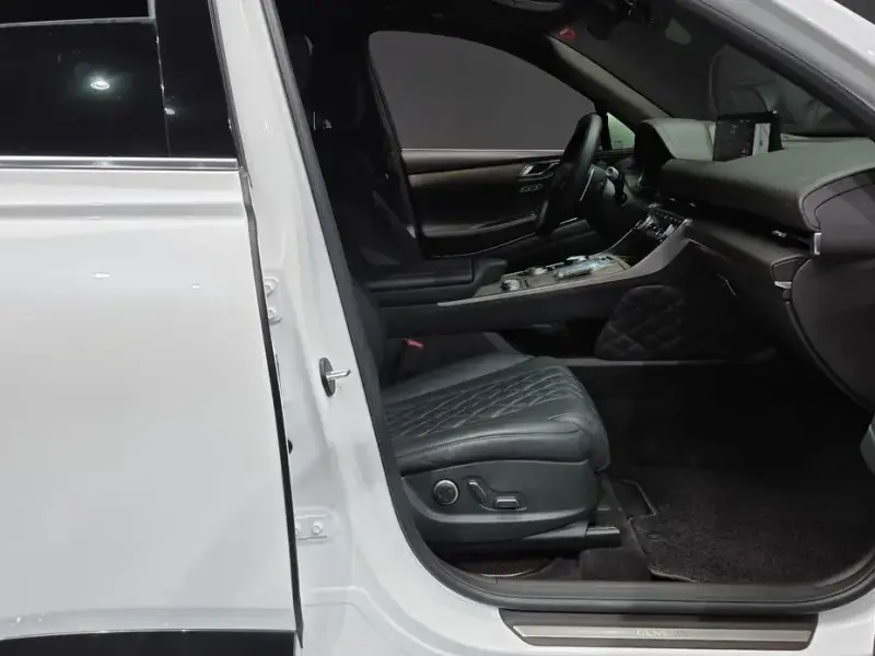 2023 Genesis GV80 с пробегом 86 626 км