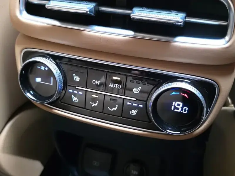 2023 Genesis GV80 с пробегом 32 186 км