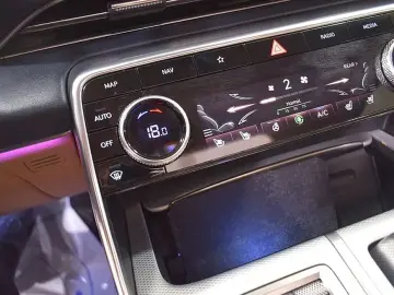 2023 Genesis GV80 с пробегом 67 622 км