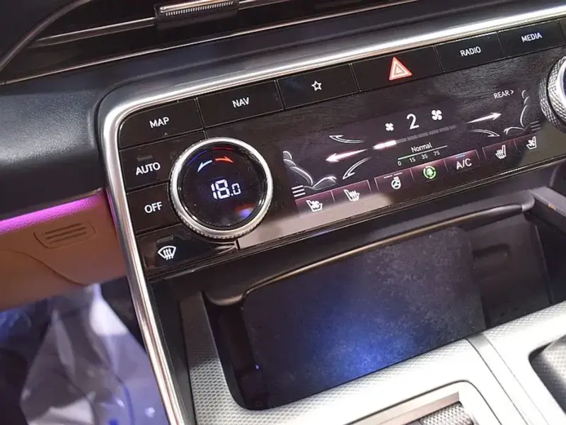 2023 Genesis GV80 с пробегом 67 622 км