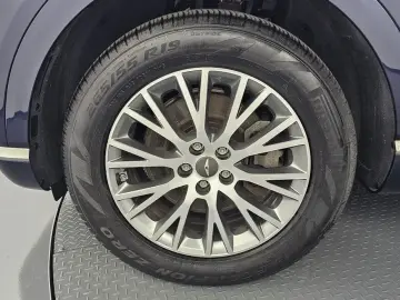 2023 Genesis GV80 с пробегом 40 084 км