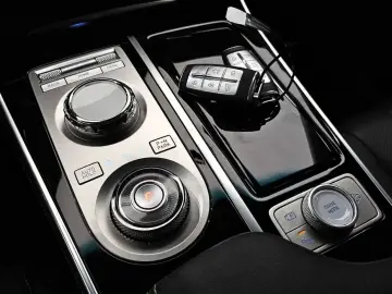 2023 Genesis GV80 с пробегом 40 084 км