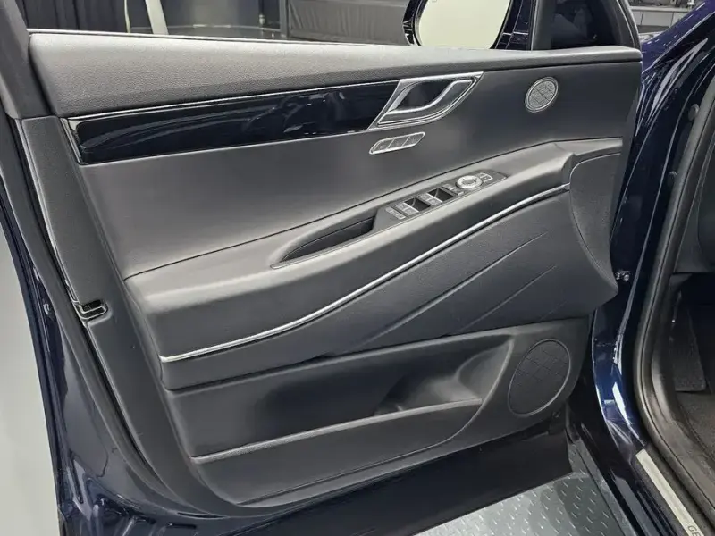 2023 Genesis GV80 с пробегом 40 084 км