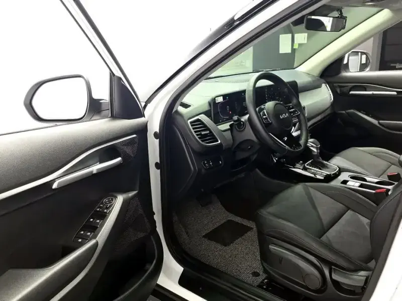 2025 Kia Seltos с пробегом 8 215 км