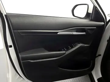 2025 Kia Seltos с пробегом 8 215 км