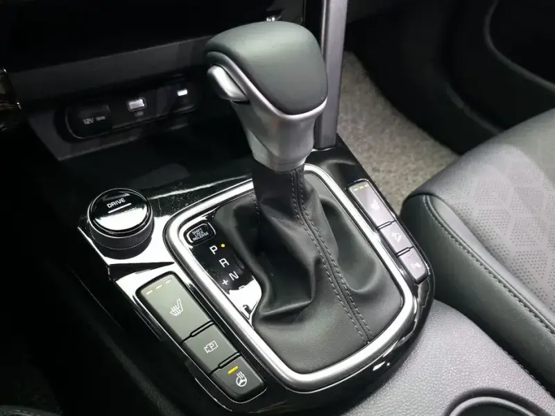 2025 Kia Seltos с пробегом 14 690 км
