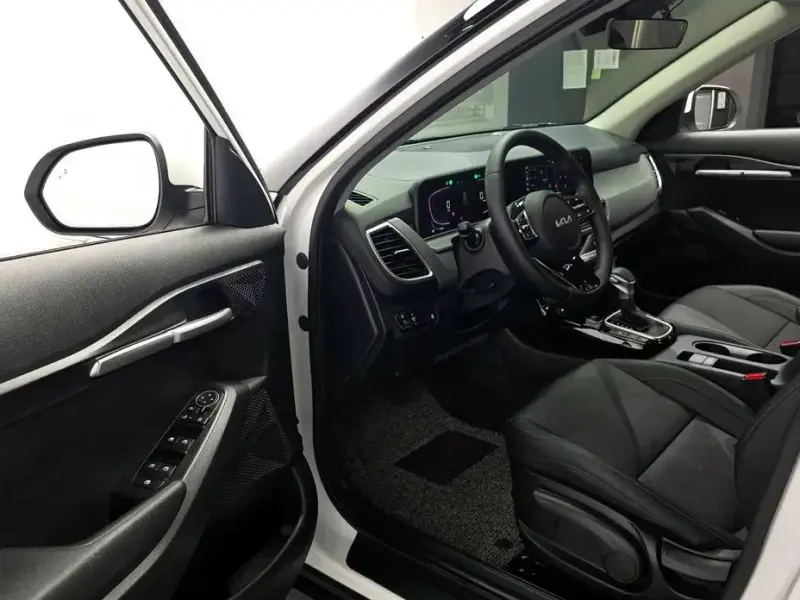 2025 Kia Seltos с пробегом 14 690 км