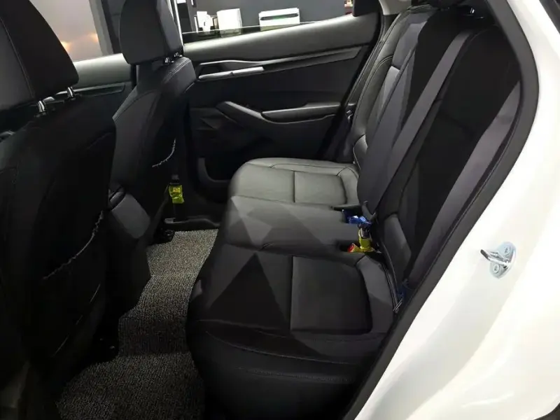 2025 Kia Seltos с пробегом 14 690 км