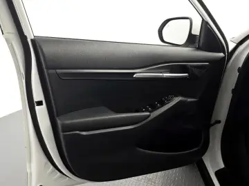 2025 Kia Seltos с пробегом 14 690 км