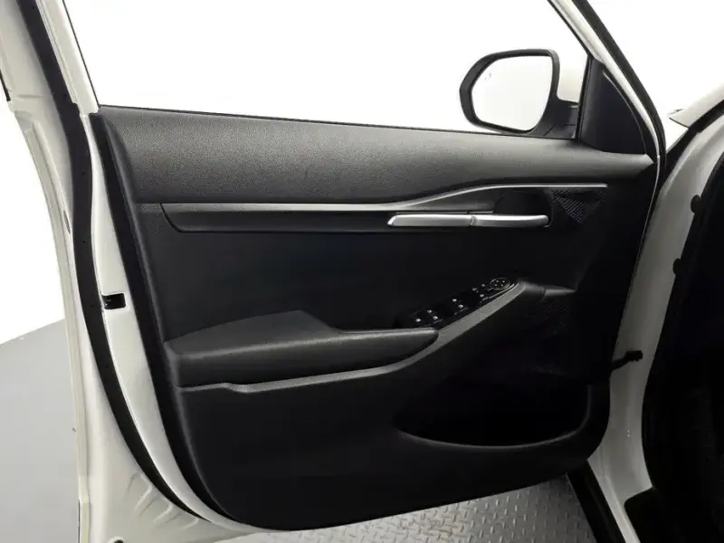 2025 Kia Seltos с пробегом 14 690 км