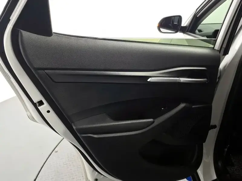 2025 Kia Seltos с пробегом 14 690 км
