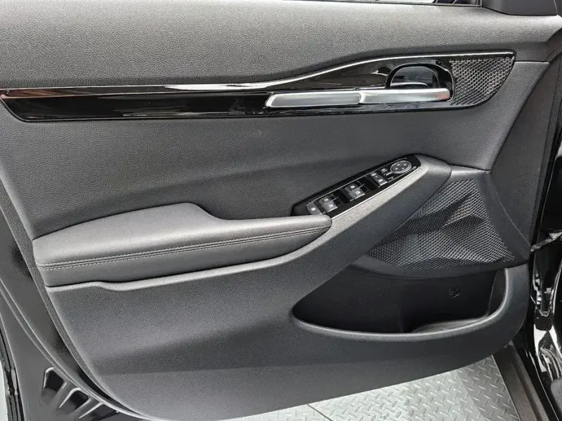 2025 Kia Seltos с пробегом 13 727 км