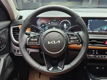 2023 Kia Seltos с пробегом 23 861 км