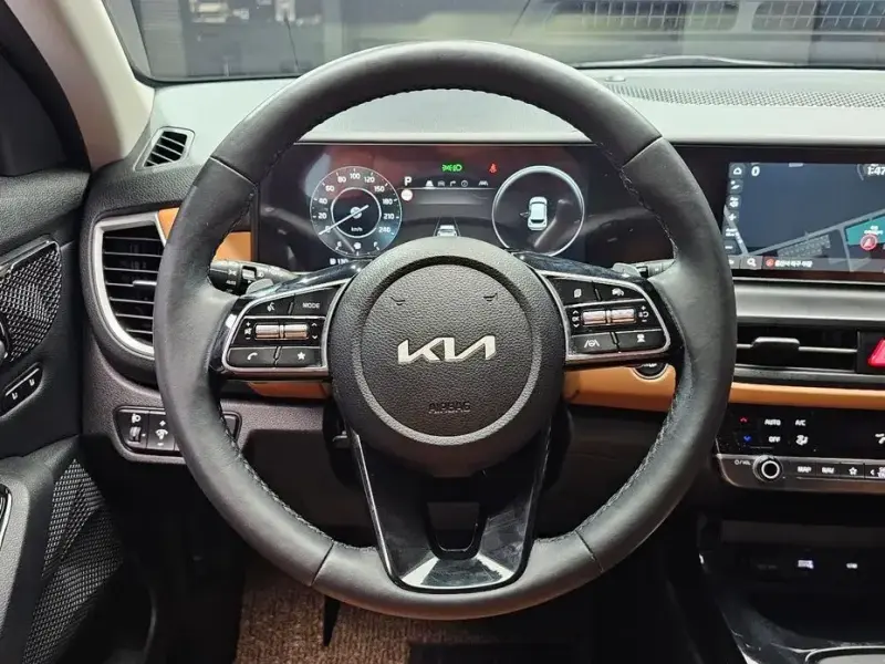 2023 Kia Seltos с пробегом 23 861 км