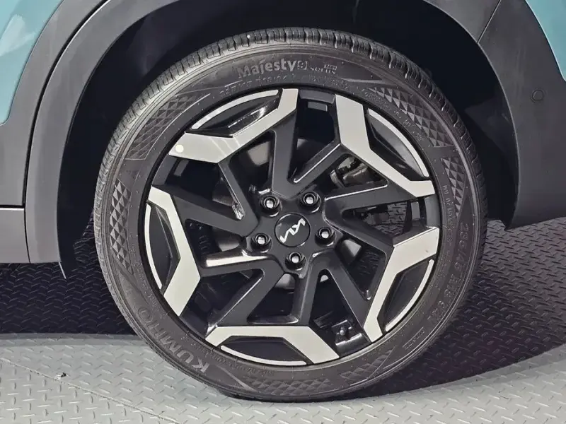 2023 Kia Seltos с пробегом 23 861 км