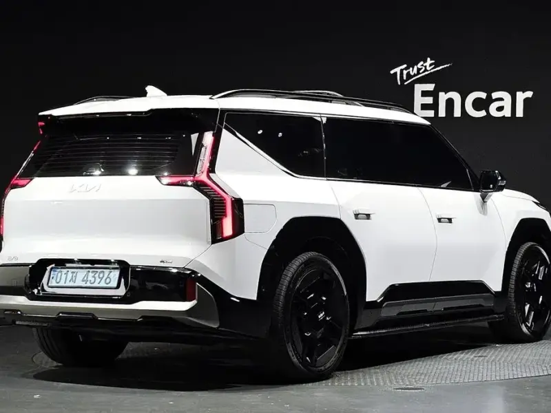 2024 Kia EV9 с пробегом 38 372 км