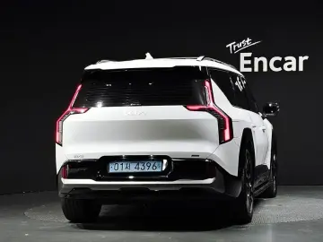 2024 Kia EV9 с пробегом 38 372 км