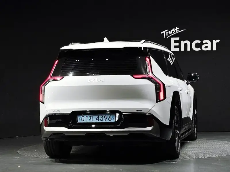 2024 Kia EV9 с пробегом 38 372 км