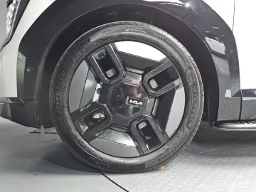 2024 Kia EV9 с пробегом 38 372 км