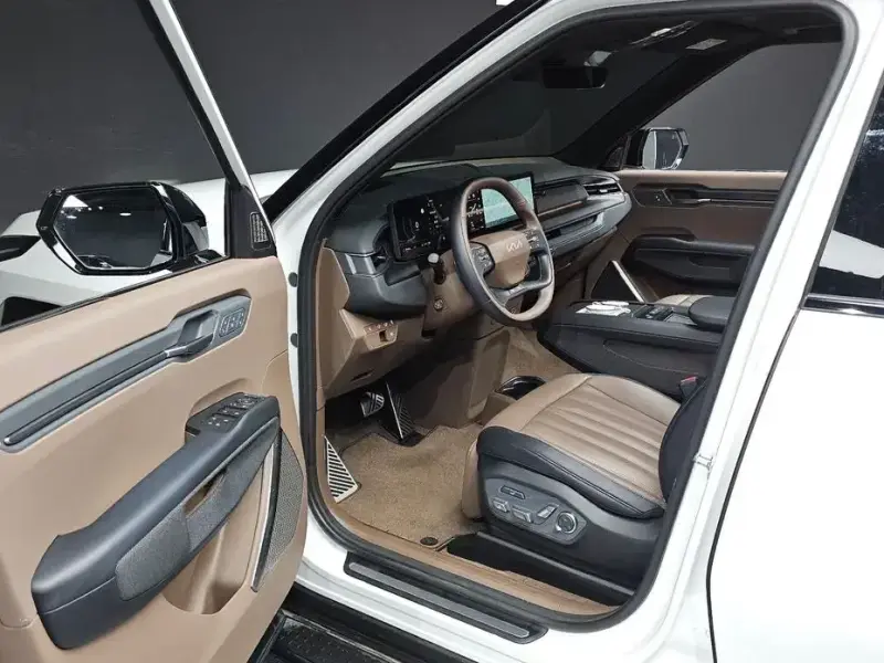 2024 Kia EV9 с пробегом 38 372 км