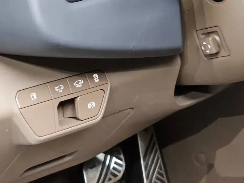 2024 Kia EV9 с пробегом 38 372 км