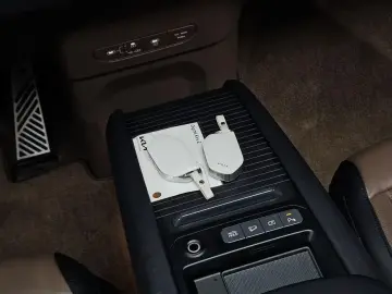 2024 Kia EV9 с пробегом 38 372 км