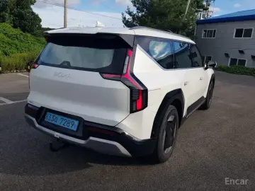 2023 Kia EV9 с пробегом 46 458 км