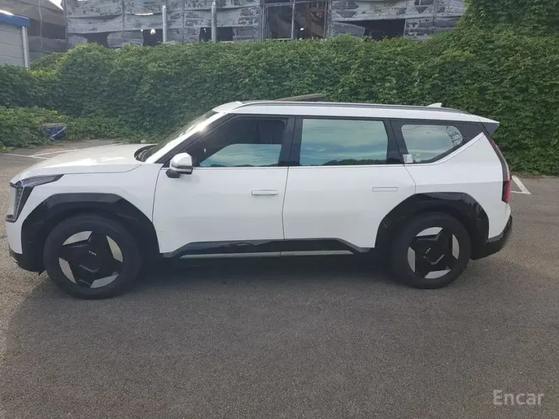 2023 Kia EV9 с пробегом 46 458 км
