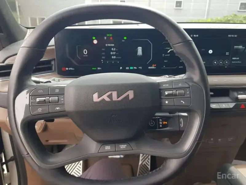2023 Kia EV9 с пробегом 46 458 км
