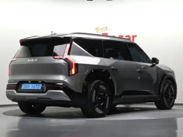 2023 Kia EV9 с пробегом 78 124 км