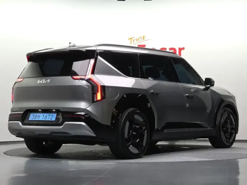 2023 Kia EV9 с пробегом 78 124 км