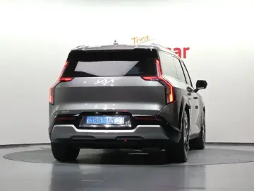 2023 Kia EV9 с пробегом 78 124 км