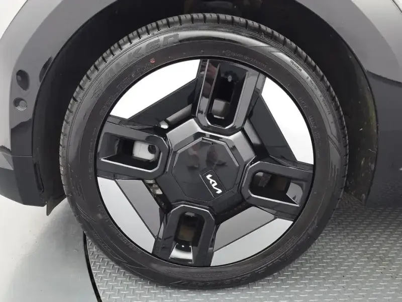 2023 Kia EV9 с пробегом 78 124 км