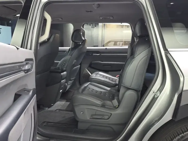 2023 Kia EV9 с пробегом 78 124 км
