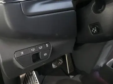 2023 Kia EV9 с пробегом 78 124 км