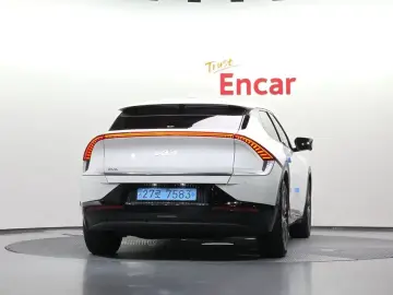 2022 Kia EV6 с пробегом 77 196 км