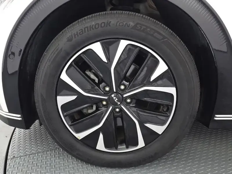 2022 Kia EV6 с пробегом 77 196 км