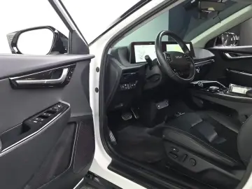 2022 Kia EV6 с пробегом 77 196 км