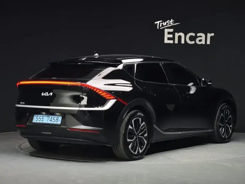 2022 Kia EV6 с пробегом 54 390 км