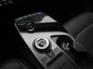 2022 Kia EV6 с пробегом 54 390 км