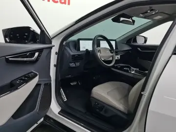 2024 Kia EV6 с пробегом 49 494 км