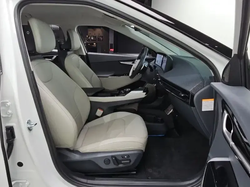 2024 Kia EV6 с пробегом 49 494 км