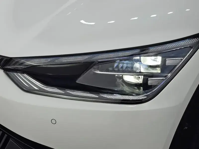 2024 Kia EV6 с пробегом 49 494 км