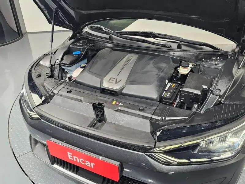 2023 Kia EV6 с пробегом 54 477 км