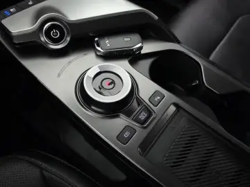 2023 Kia EV6 с пробегом 54 477 км