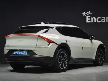 2022 Kia EV6 с пробегом 70 302 км