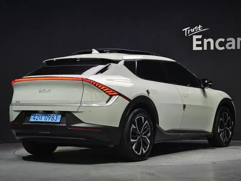 2022 Kia EV6 с пробегом 70 302 км